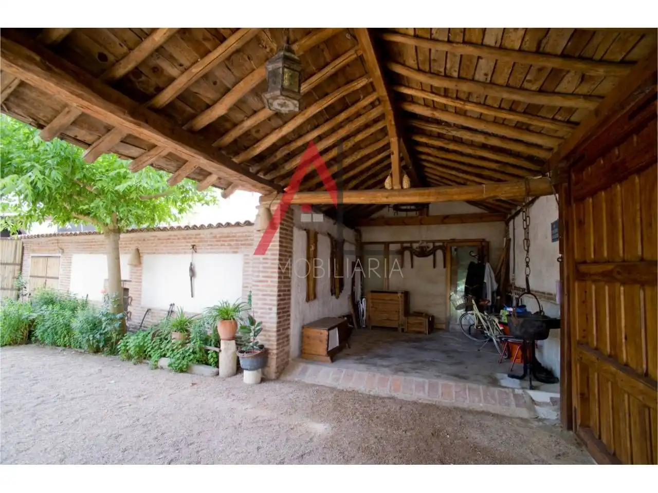 Casa o xalet en venda en Santiuste de San Juan Bautista amb Jardí privat, Terrassa i Moblat