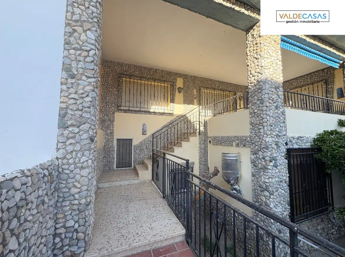 Casa o xalet en venda en Alhendín amb Jardí privat, Terrassa i Piscina