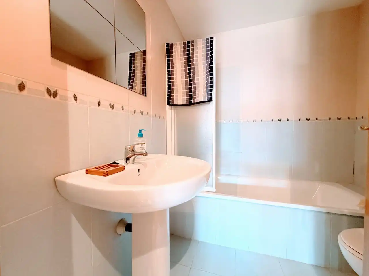 Baño de Piso de alquiler en Madrid con Aire acondicionado, Calefacción y Terraza