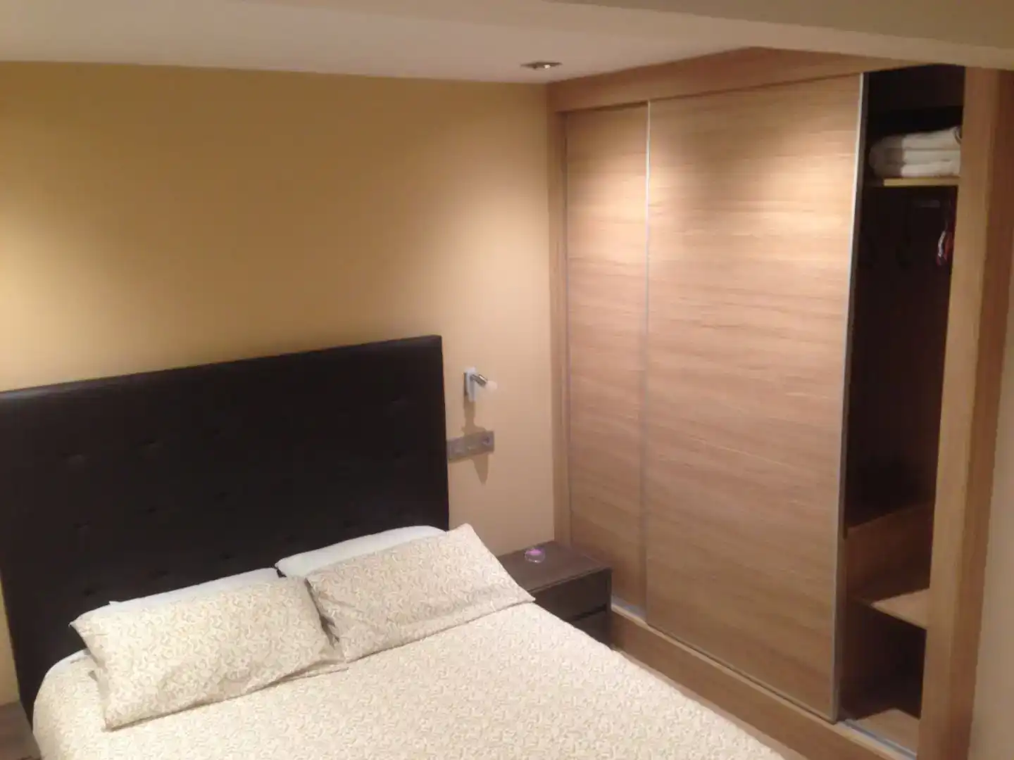Bedroom of Flat for rent in Gijón 