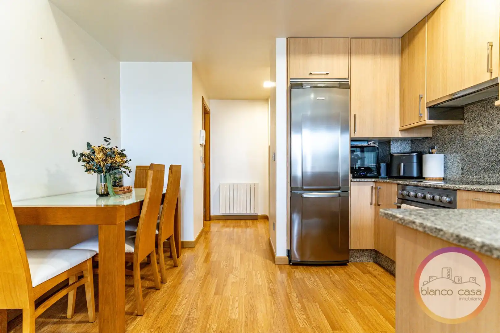 Cocina de Piso de alquiler en Malpica de Bergantiños con Calefacción, Terraza y Trastero