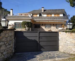 Vista exterior de Casa o xalet en venda en Les Franqueses del Vallès amb Aire condicionat, Terrassa i Piscina