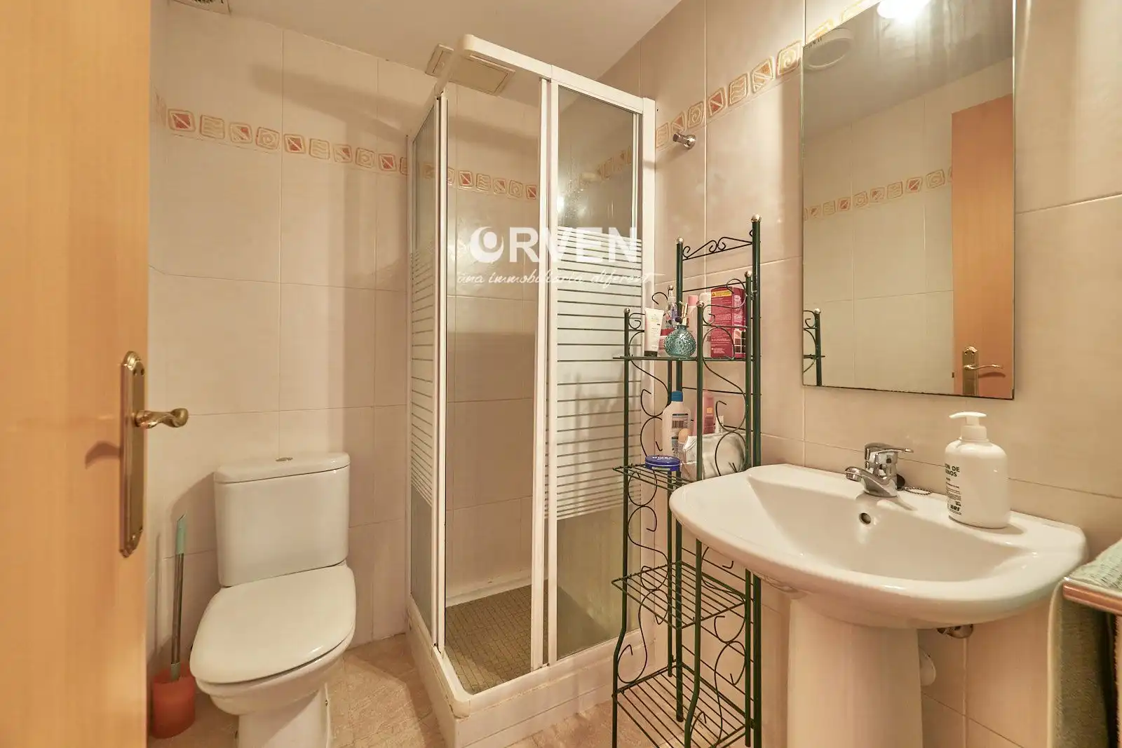 Baño de Piso en venta en El Vendrell con Calefacción, Terraza y Amueblado