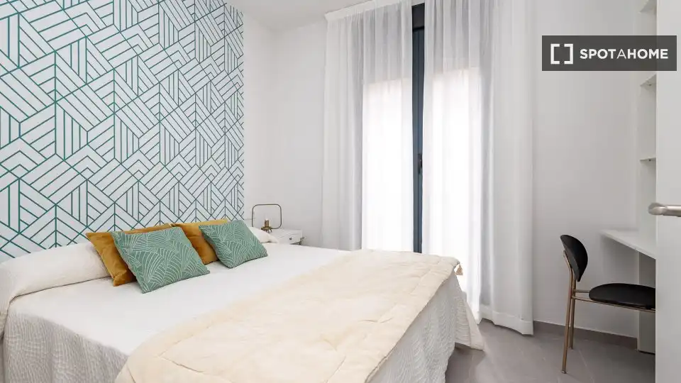 Bedroom of Flat for rent in Valencia  with Air Conditioner, Heating and Furnished
