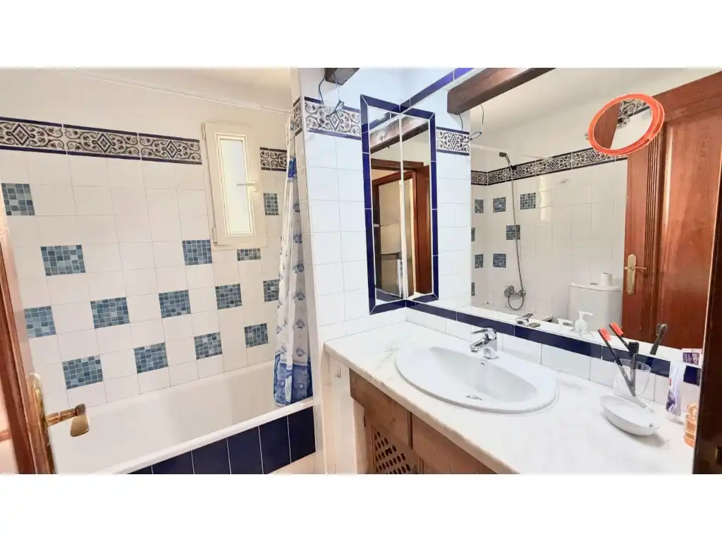 Bathroom of Apartments for sale in Torrevieja  with Air Conditioner, Swimming Pool and Furnished