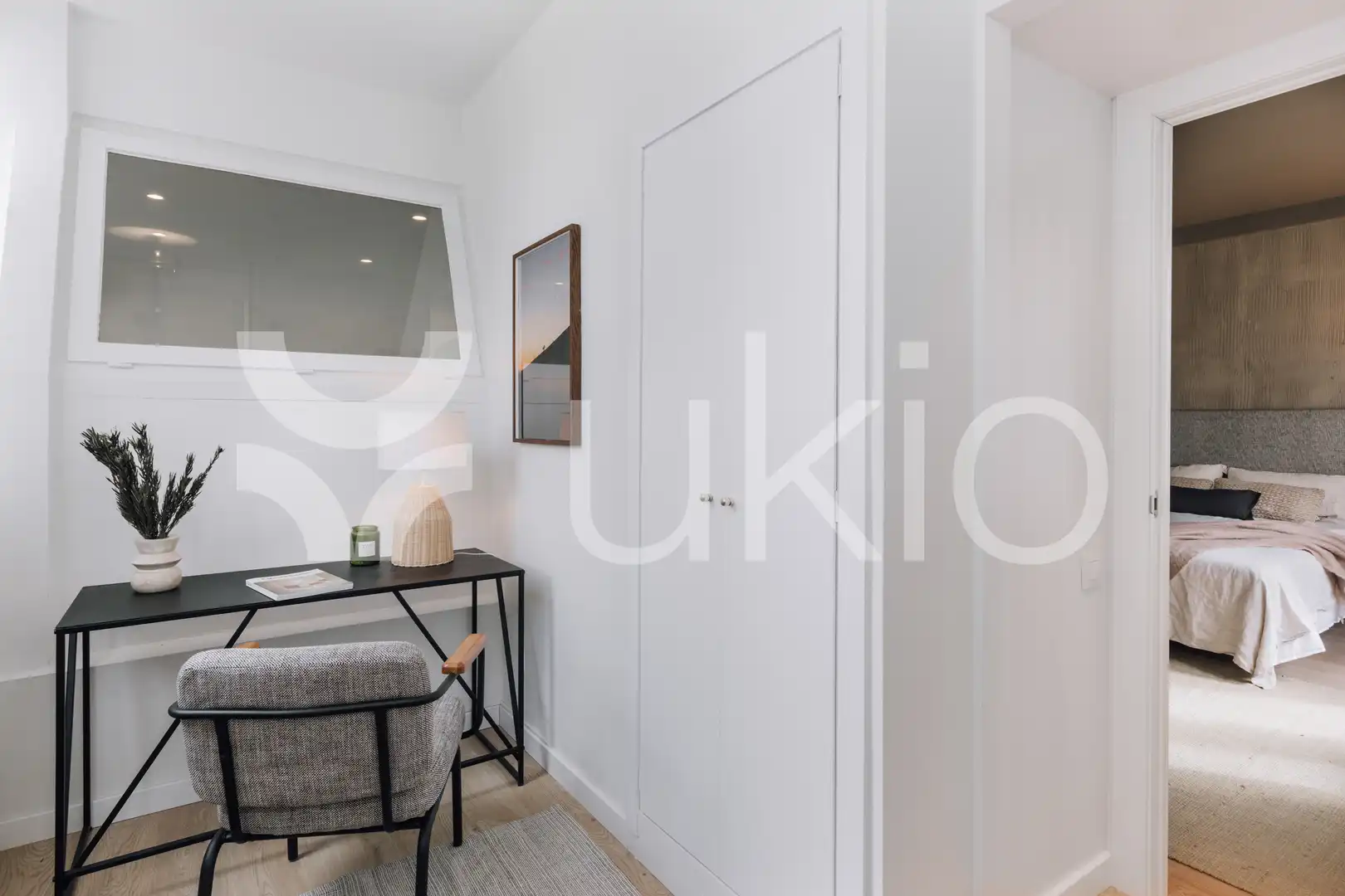 Dormitori de Apartament de lloguer en Barcelona amb Aire condicionat, Calefacció i Moblat