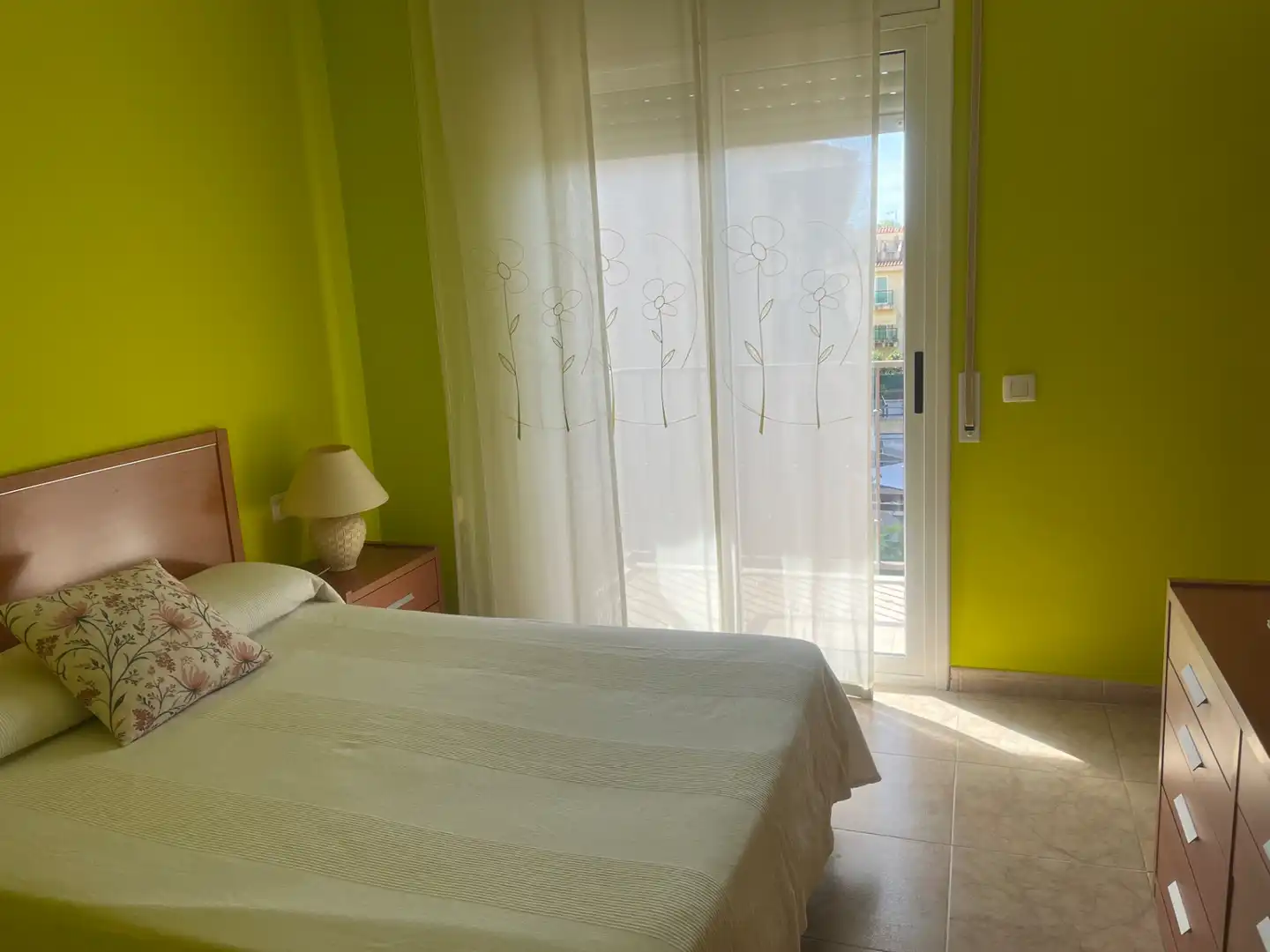 Habitación de Casa adosada en venta en Cambrils con Aire acondicionado, Terraza y Amueblado