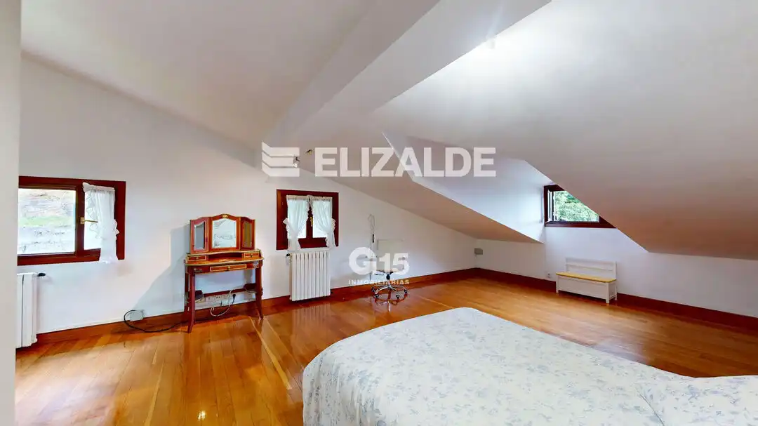 Dormitori de Casa o xalet en venda en Hondarribia amb Calefacció, Jardí privat i Terrassa