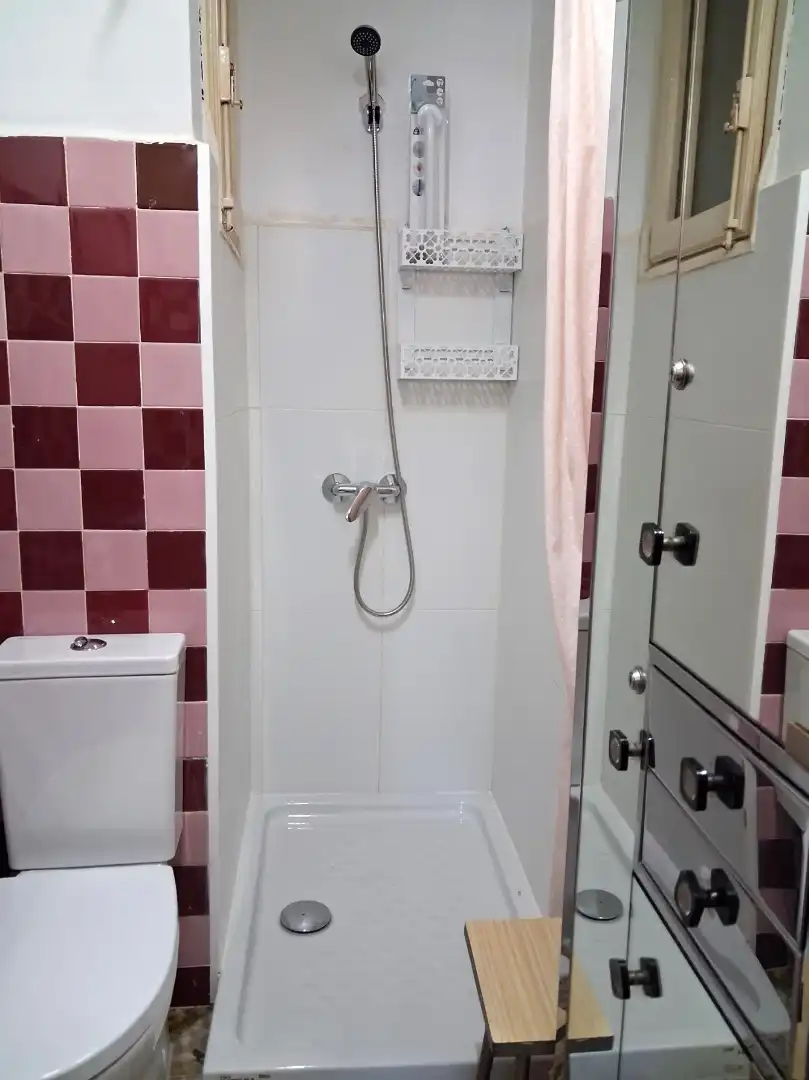 Bathroom of Flat for sale in Zaragoza  with Heating, Terrace and Furnished