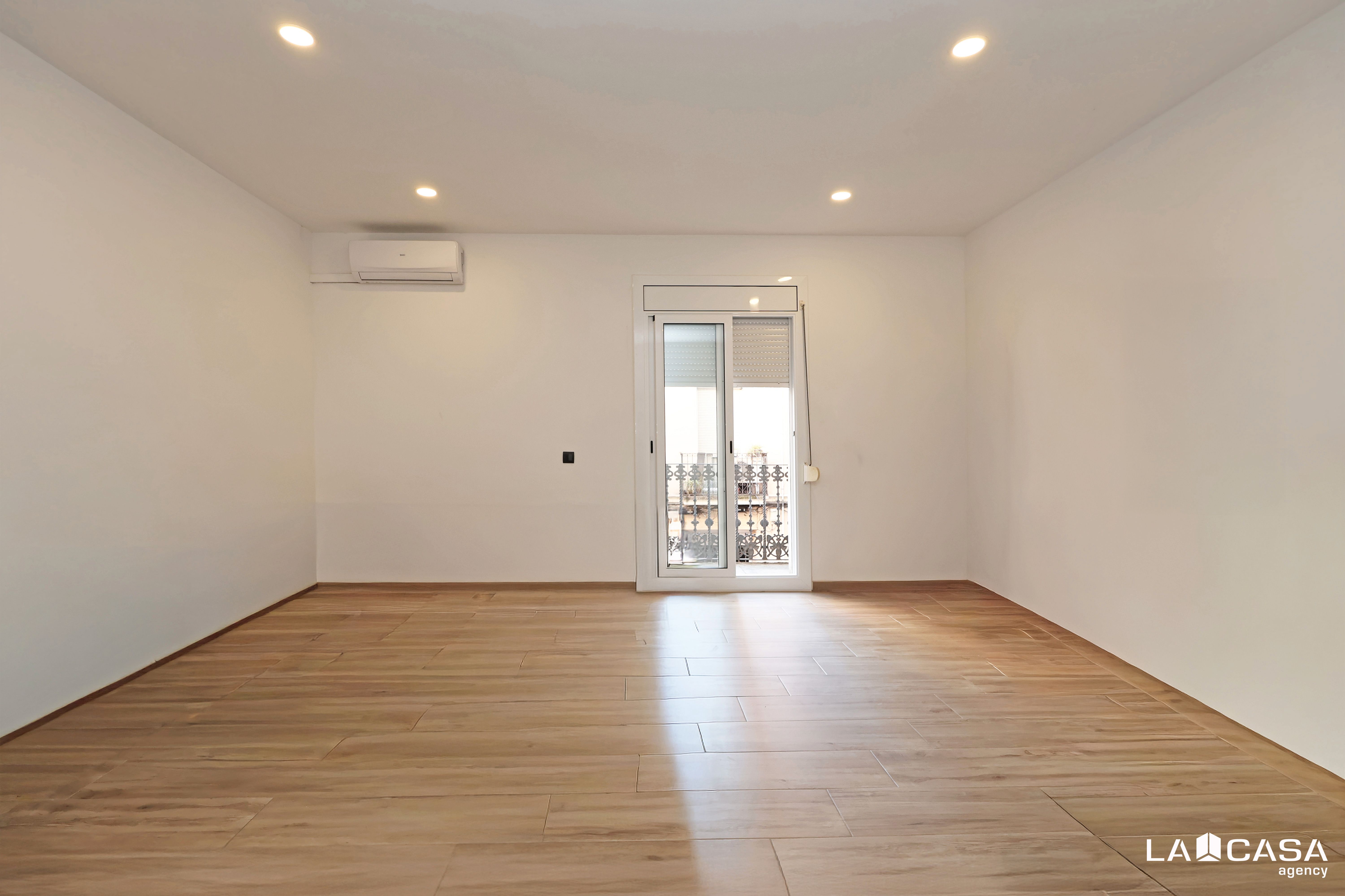 Bedroom of Flat for sale in  Barcelona Capital  with Storage room and Balcony
