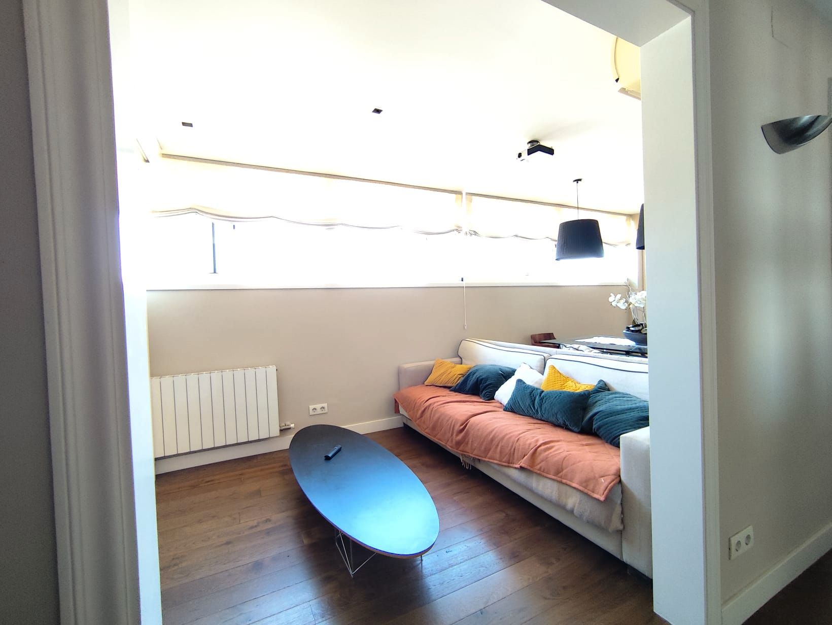 Sala d'estar de Àtic en venda en L'Hospitalet de Llobregat amb Aire condicionat, Calefacció i Forn