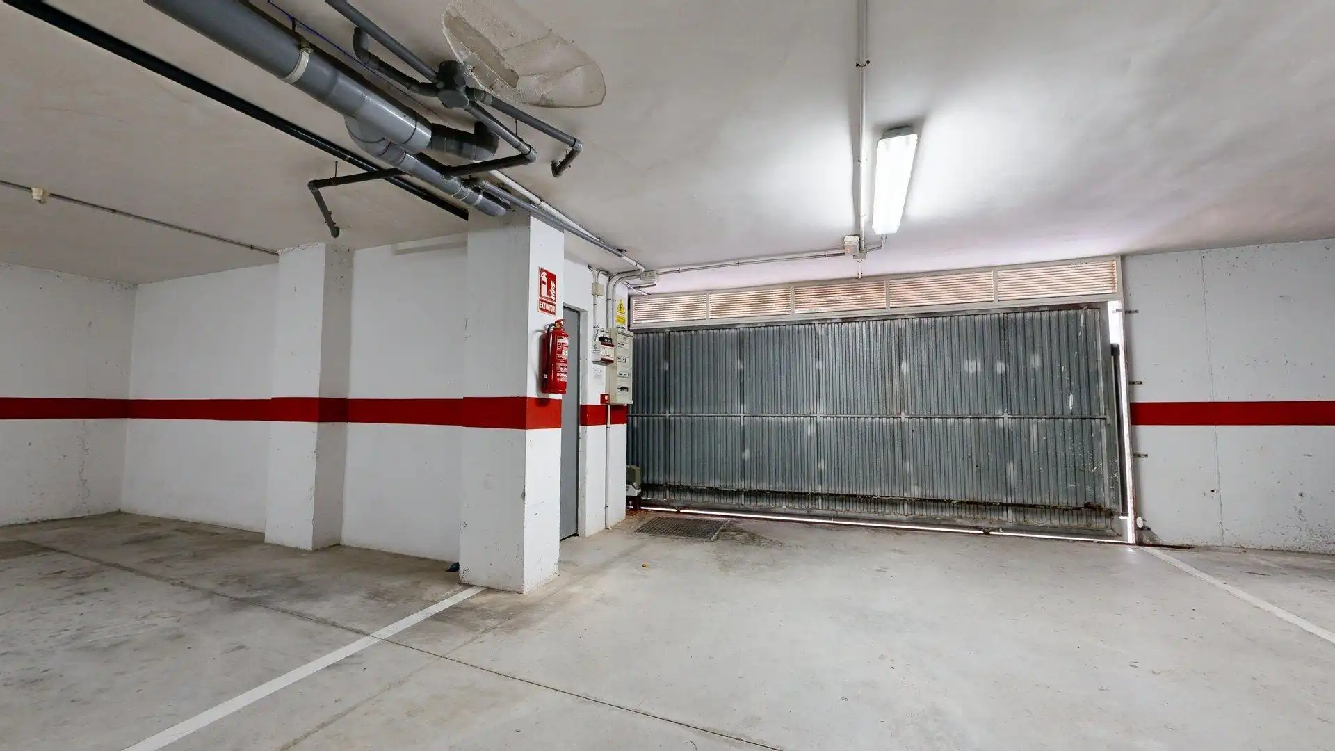 Parkplatz von Wohnungen zum Verkauf in Elche / Elx mit Klimaanlage, Terrasse und Möbliert