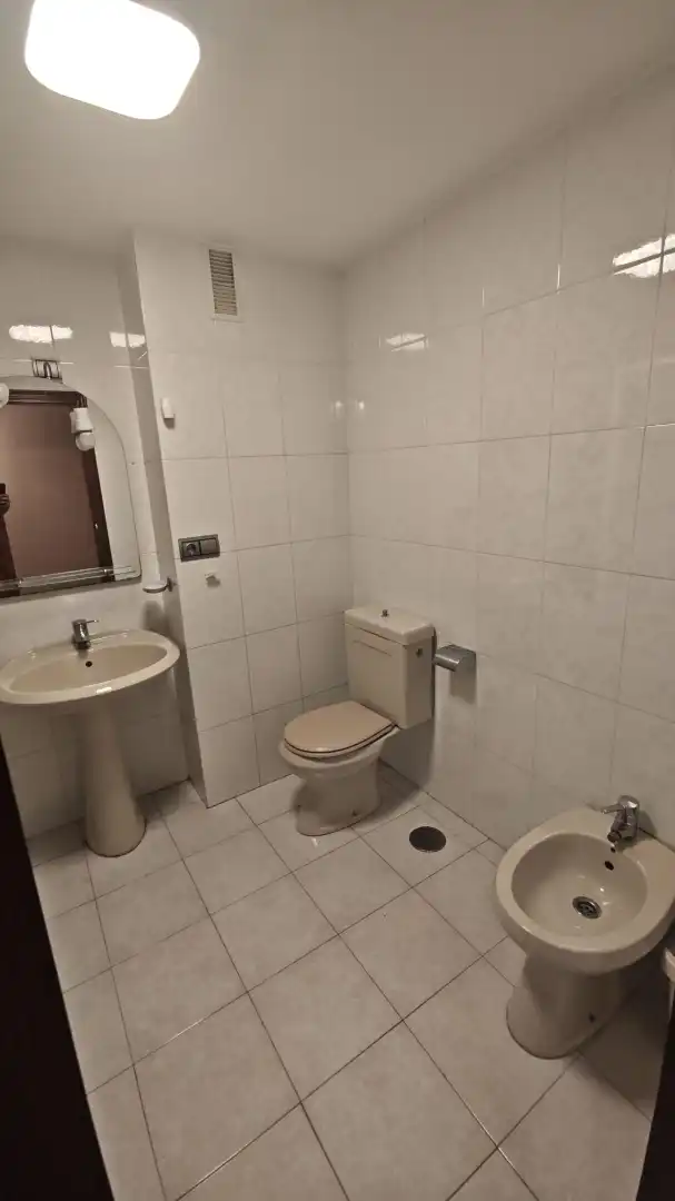 Baño de Piso de alquiler en Culleredo con Jardín privado, Parquet y Amueblado