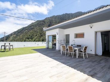 Casa amb jardí en venda a Camino la Fuente