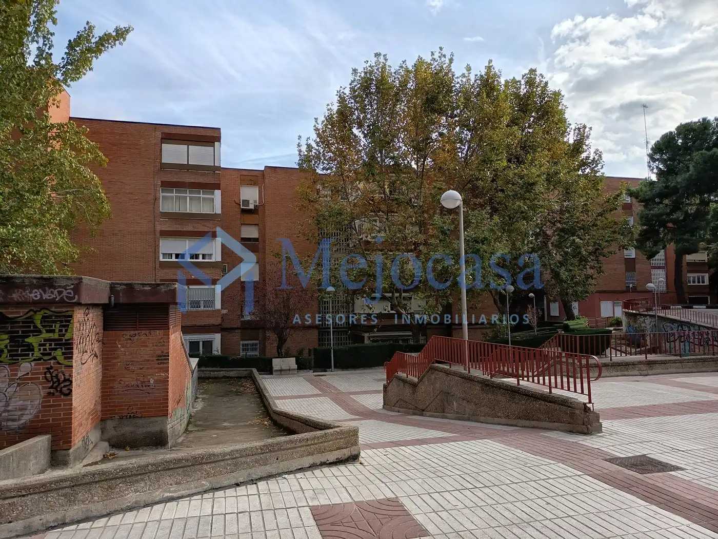 Vista exterior de Piso en venta en Madrid con Calefacción, Jardín privado y Terraza
