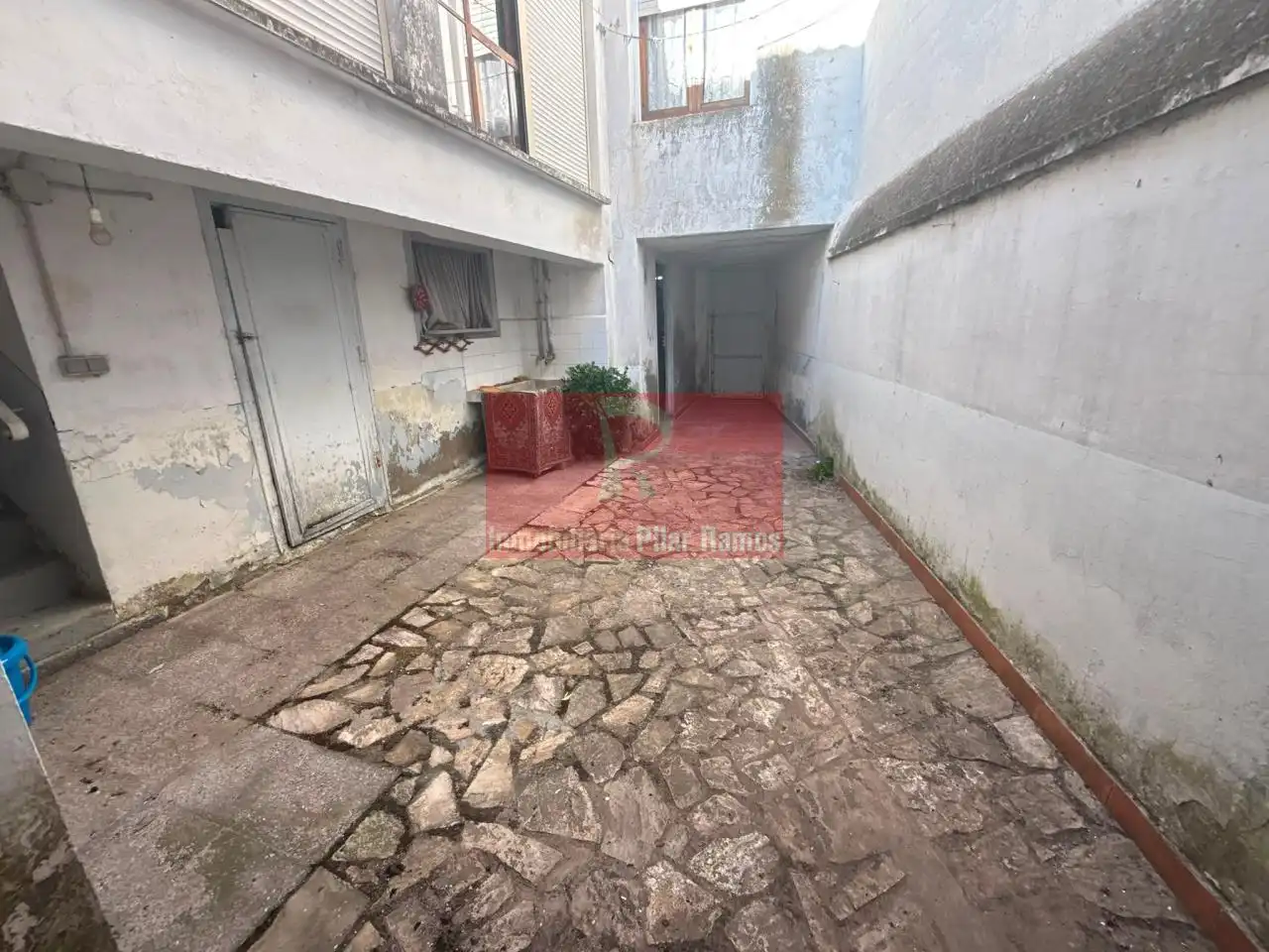 Vista exterior de Casa o xalet en venda en Santa Marina del Rey amb Calefacció, Jardí privat i Moblat