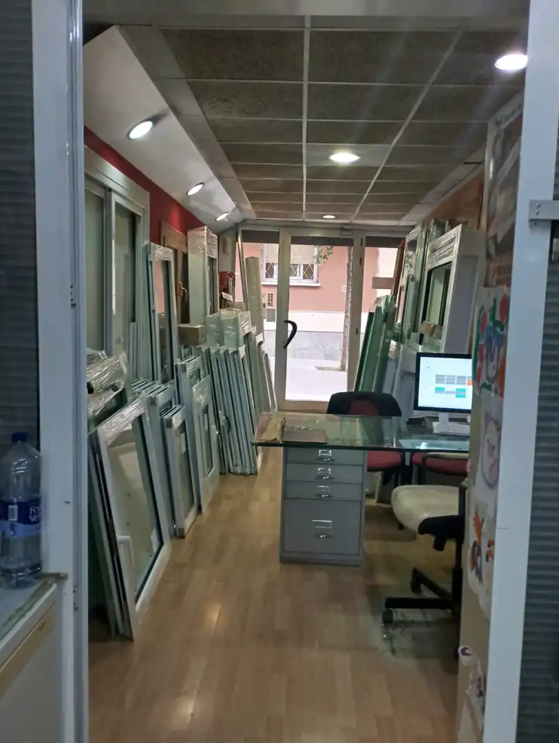 Local comercial en traspàs a Carrer de la Segarra 10, imagen 21