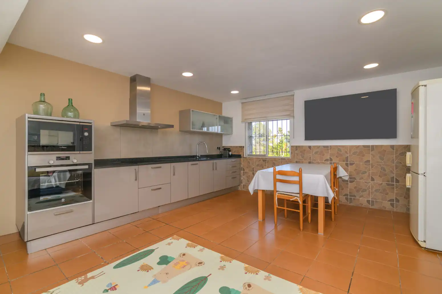 Cocina de Casa o chalet en venta en Gavà con Terraza, Piscina y Balcón