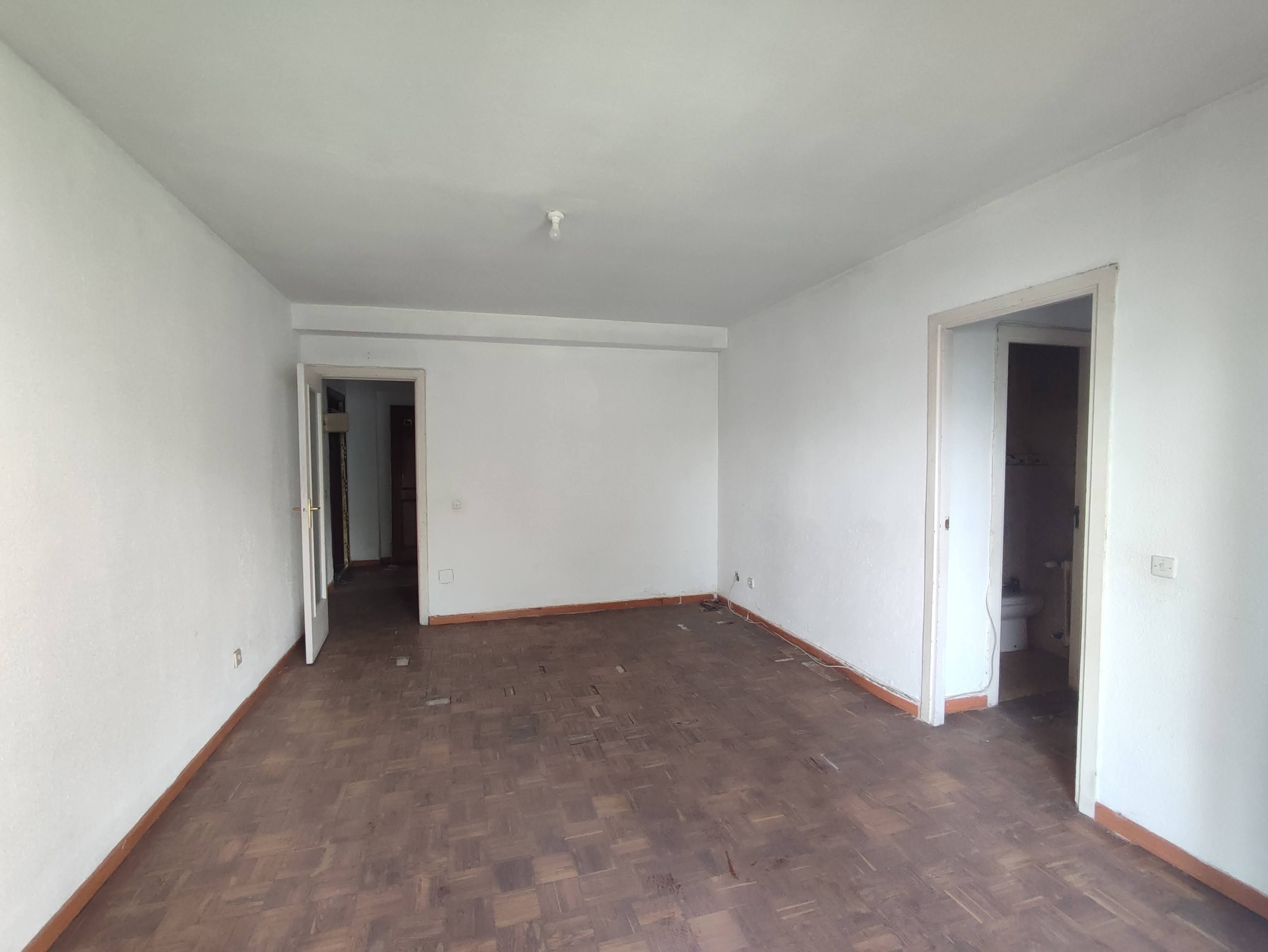 Flat for sale in C/ Simón Hernández, Sur - PAU 4