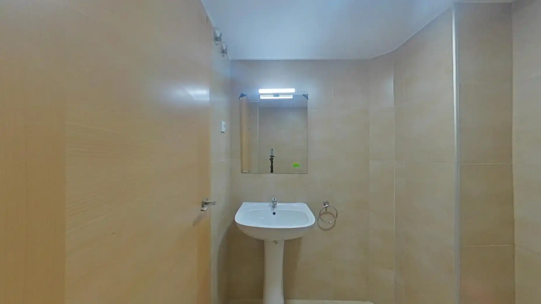 Bathroom of Duplexes for sale in Santa Coloma de Gramenet  with Heating