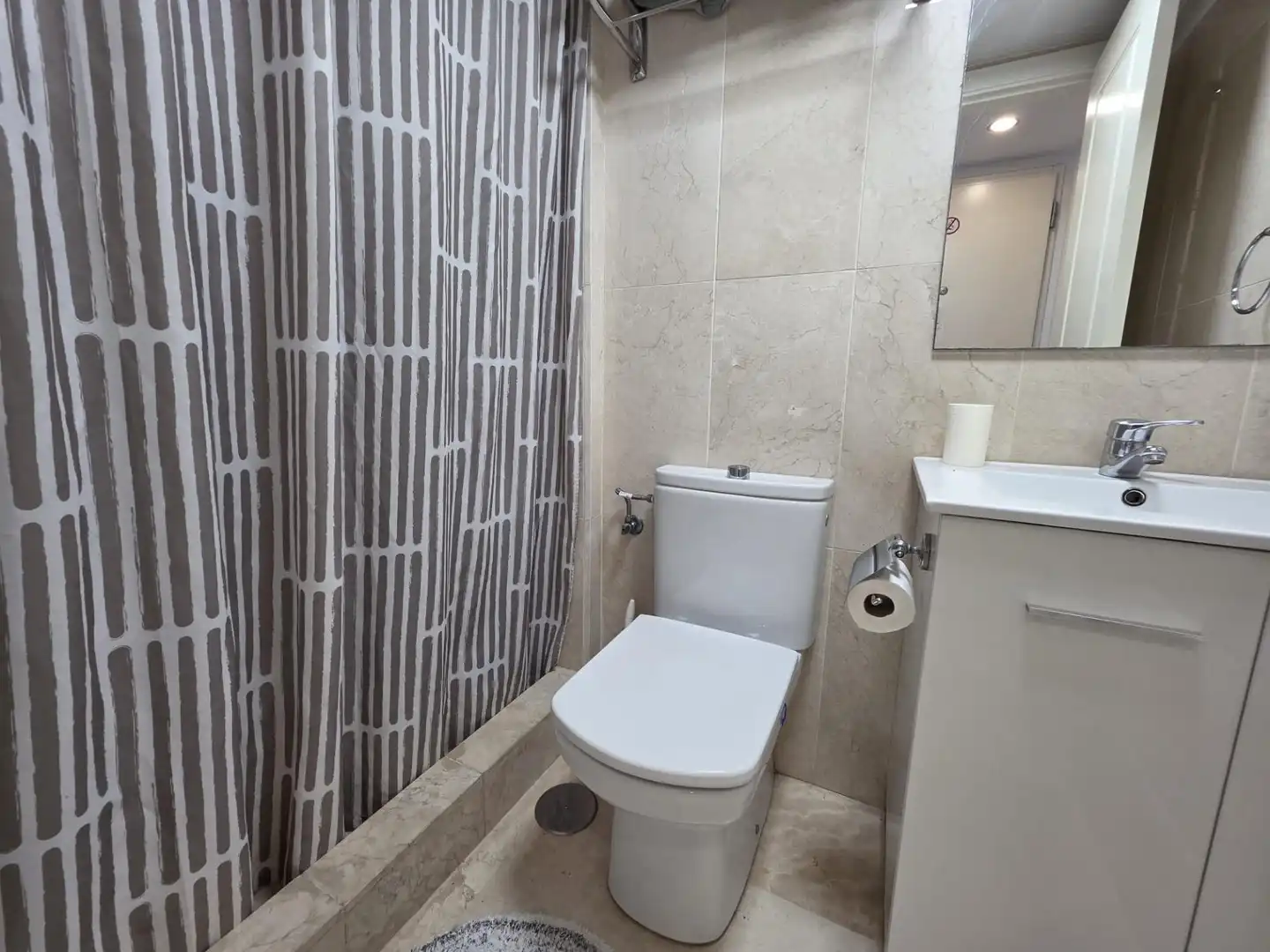 Bathroom of Flat for sale in Benalmádena  with Terrace, Storage room and Furnished
