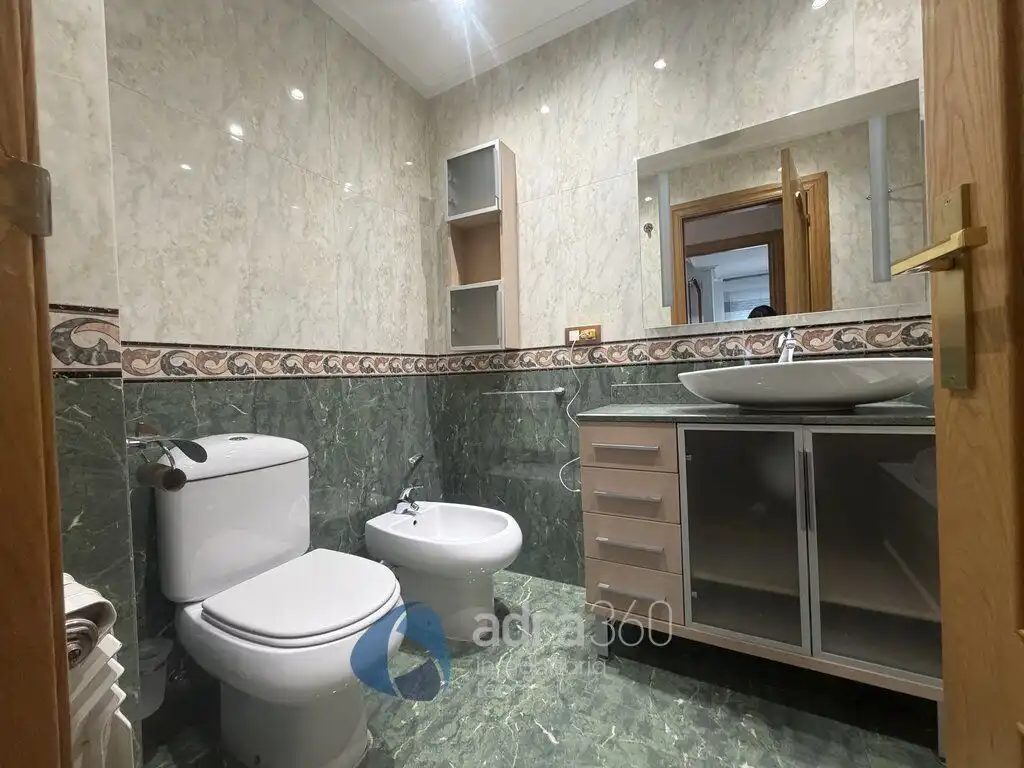 Flat for rent in Estambrera, Cascajos - Piqueras