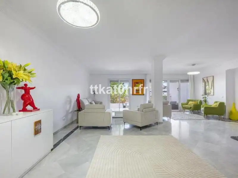 Vista exterior de Planta baixa de lloguer en Marbella amb Aire condicionat, Calefacció i Terrassa