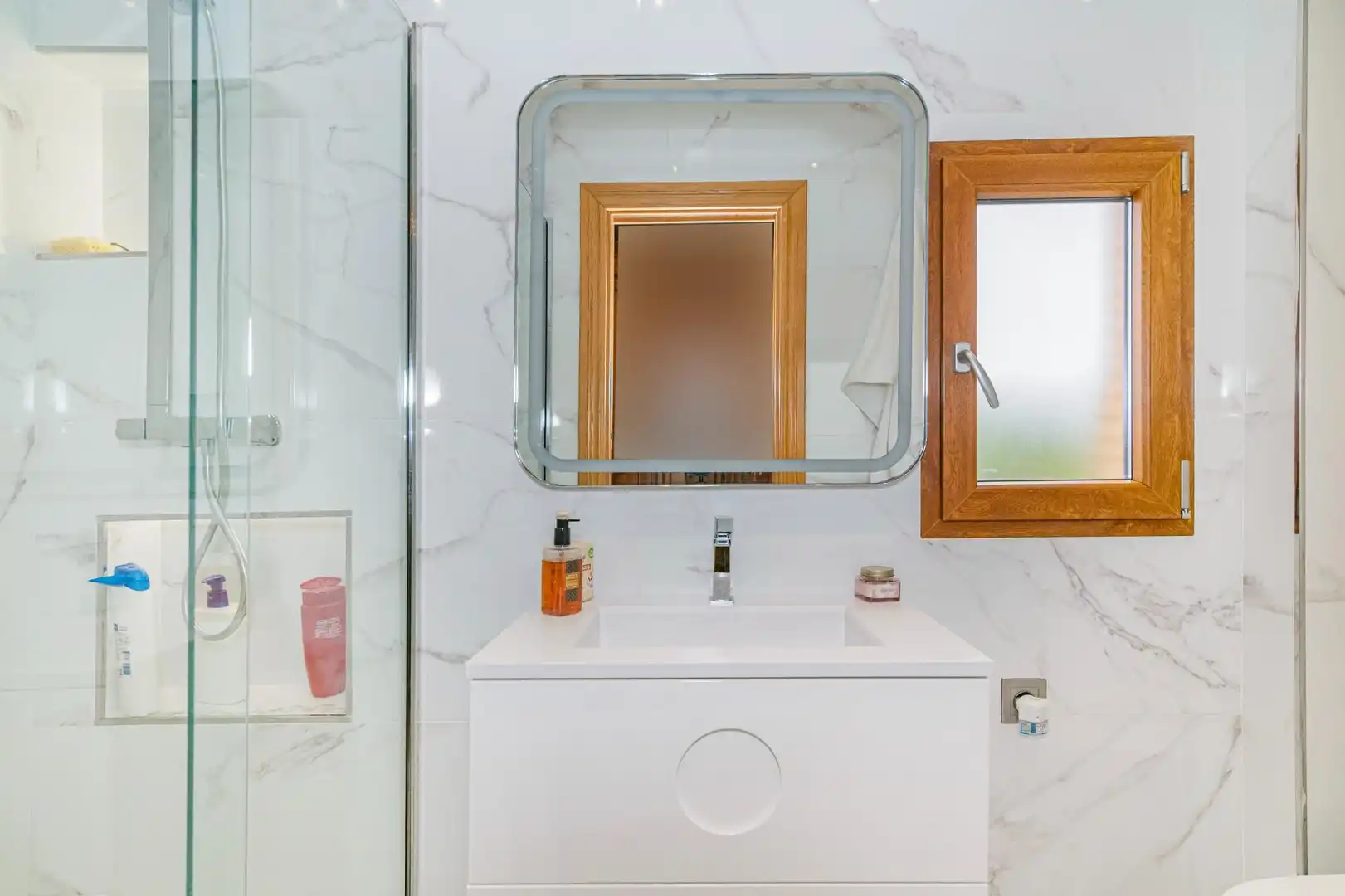 Baño de Casa adosada en venta en Vegas del Genil con Aire acondicionado, Calefacción y Balcón