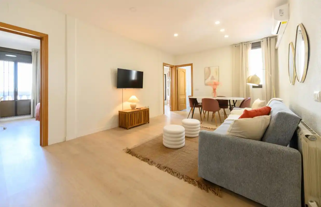 Sala de estar de Ático de alquiler en  Madrid Capital con Aire acondicionado, Calefacción y Parquet