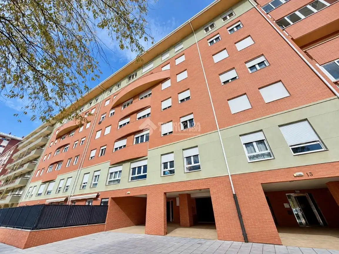 Flat with lift for sale in C. Abad de Santullán