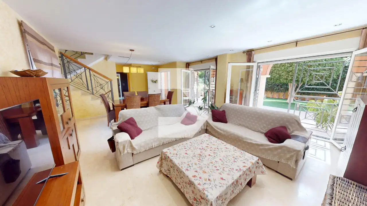 Sala d'estar de Casa o xalet en venda en Sant Joan d'Alacant amb Jardí privat, Terrassa i Piscina