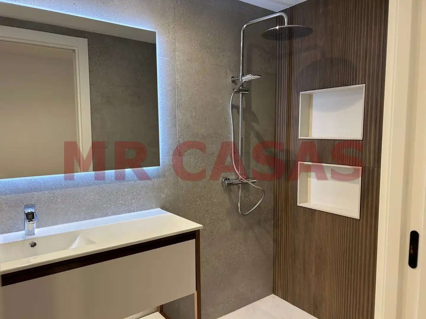 Rez-de-chaussée avec ascenseur à vendre à Progrés, imagen 4