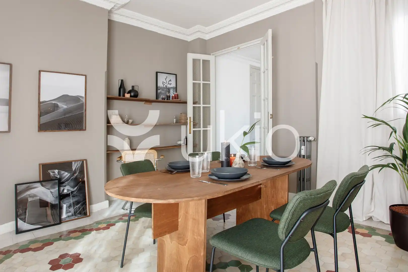Comedor de Apartamento de alquiler en Madrid con Aire acondicionado, Terraza y Amueblado