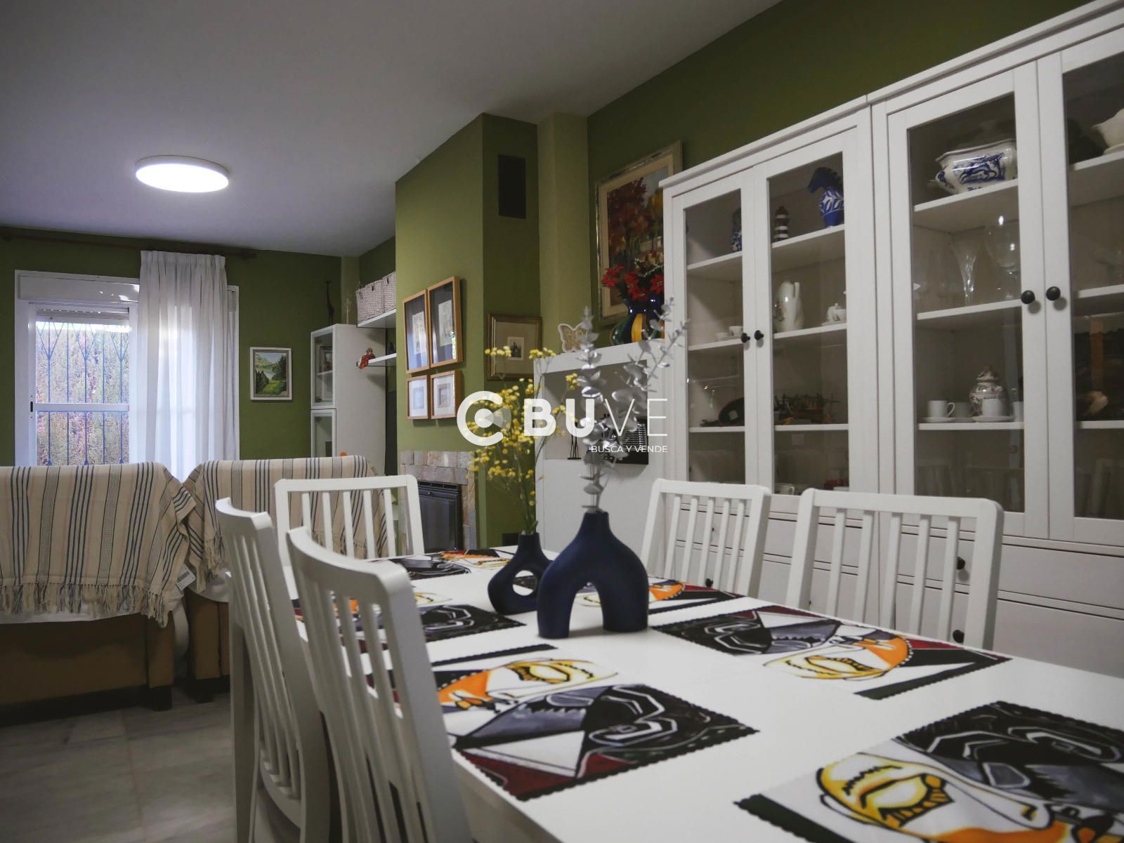 Comedor de Casa adosada en venta en Villanueva del Ariscal con Calefacción, Terraza y Amueblado