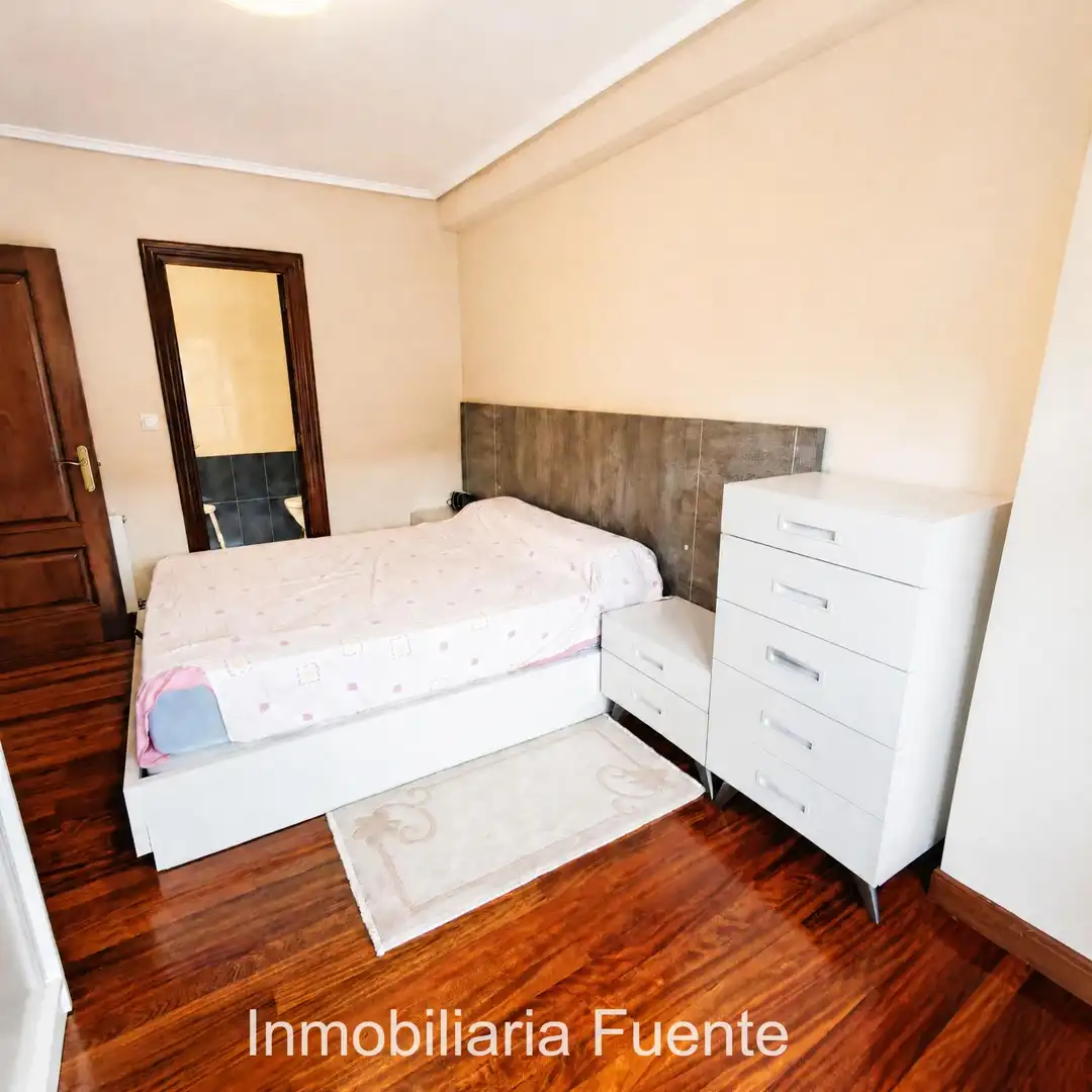 Schlafzimmer von Wohnung zum Verkauf in Zalla  mit Heizung, Abstellraum und Möbliert
