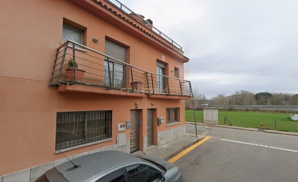 Vista exterior de Casa adosada en venta en Vidreres