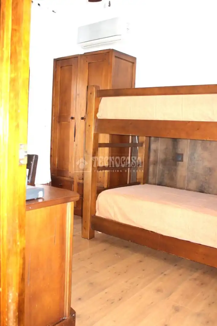 Habitación de Casa adosada en venta en Coria del Río