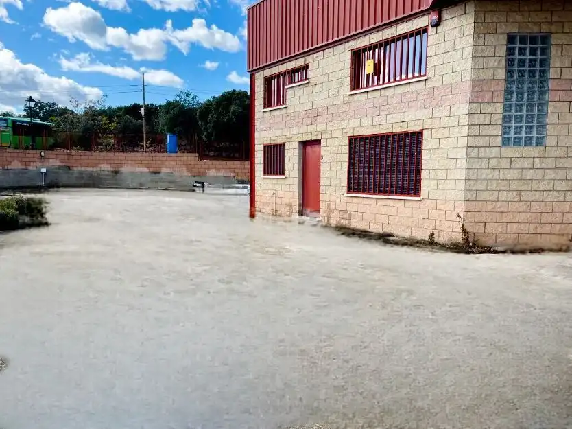 Nau industrial en venda a Chapinería