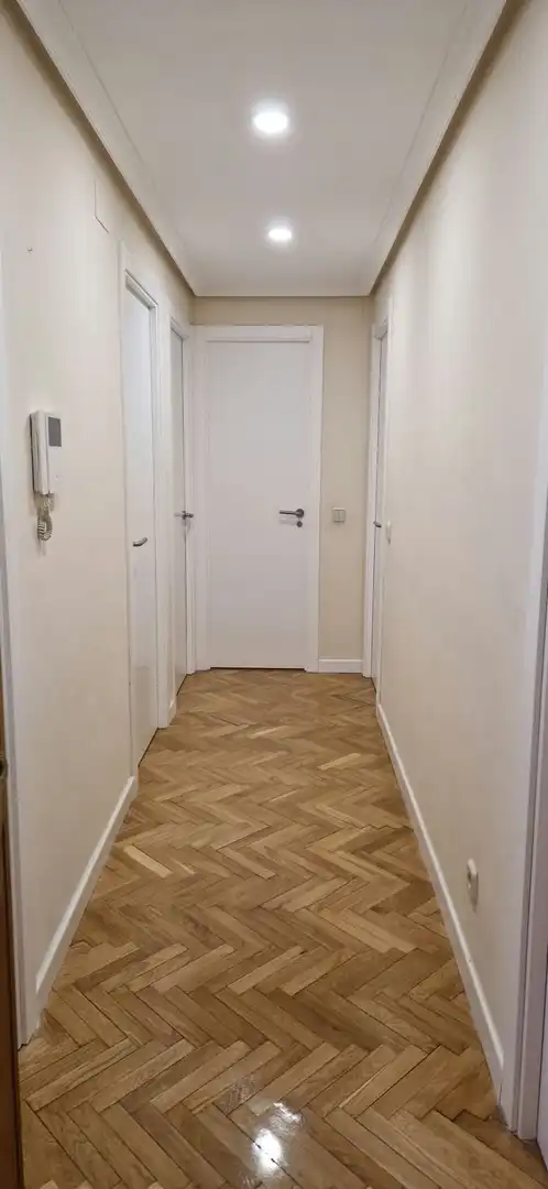 Flat for rent in Madrid  with Air Conditioner and Heating
