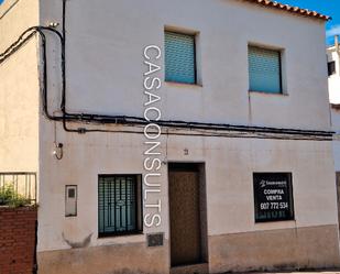 Vista exterior de Casa adosada en venda en Vilafamés amb Jardí privat, Terrassa i Moblat