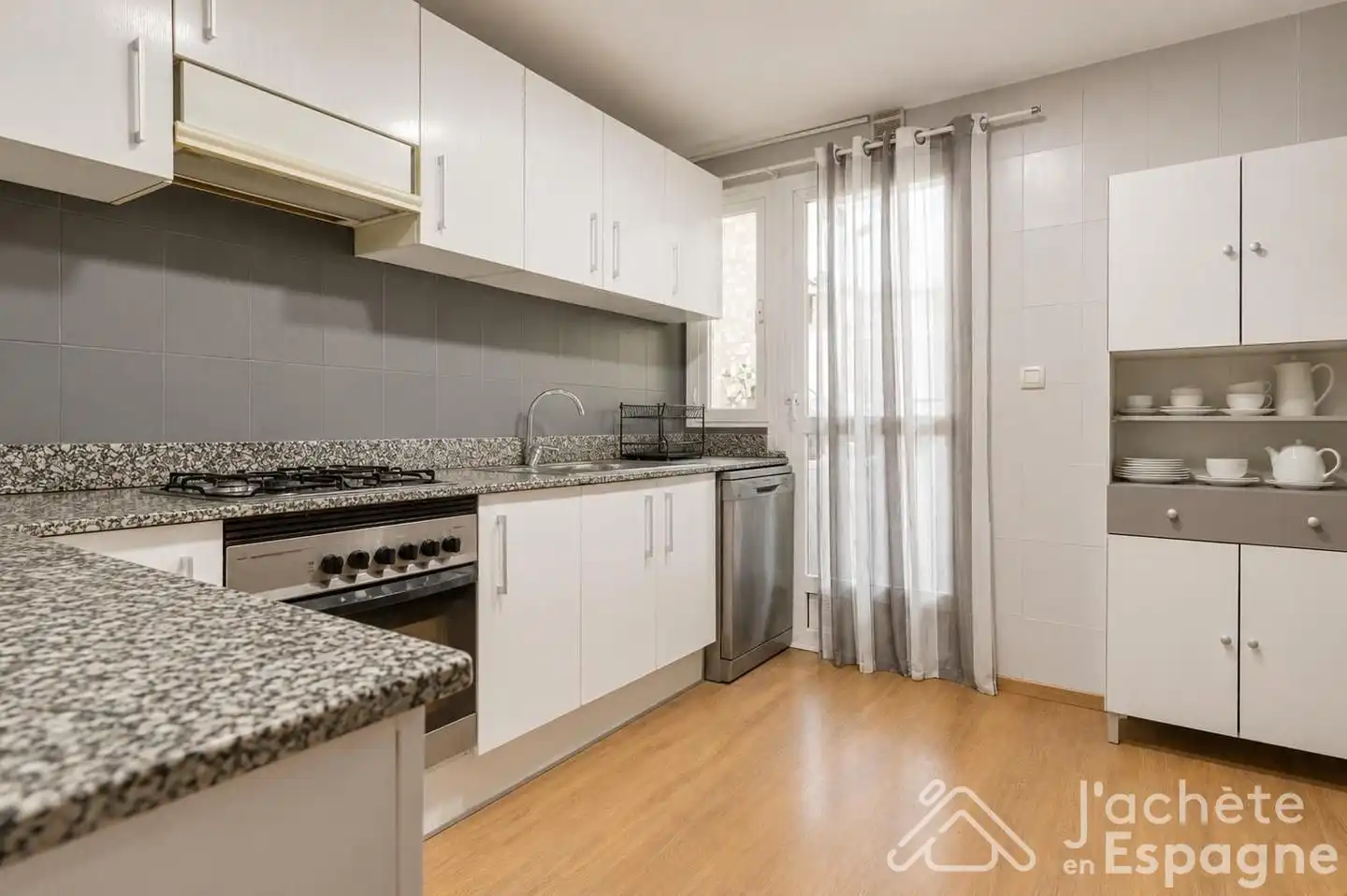 Cuina de Pis en venda en L'Eliana amb Aire condicionat, Terrassa i Moblat