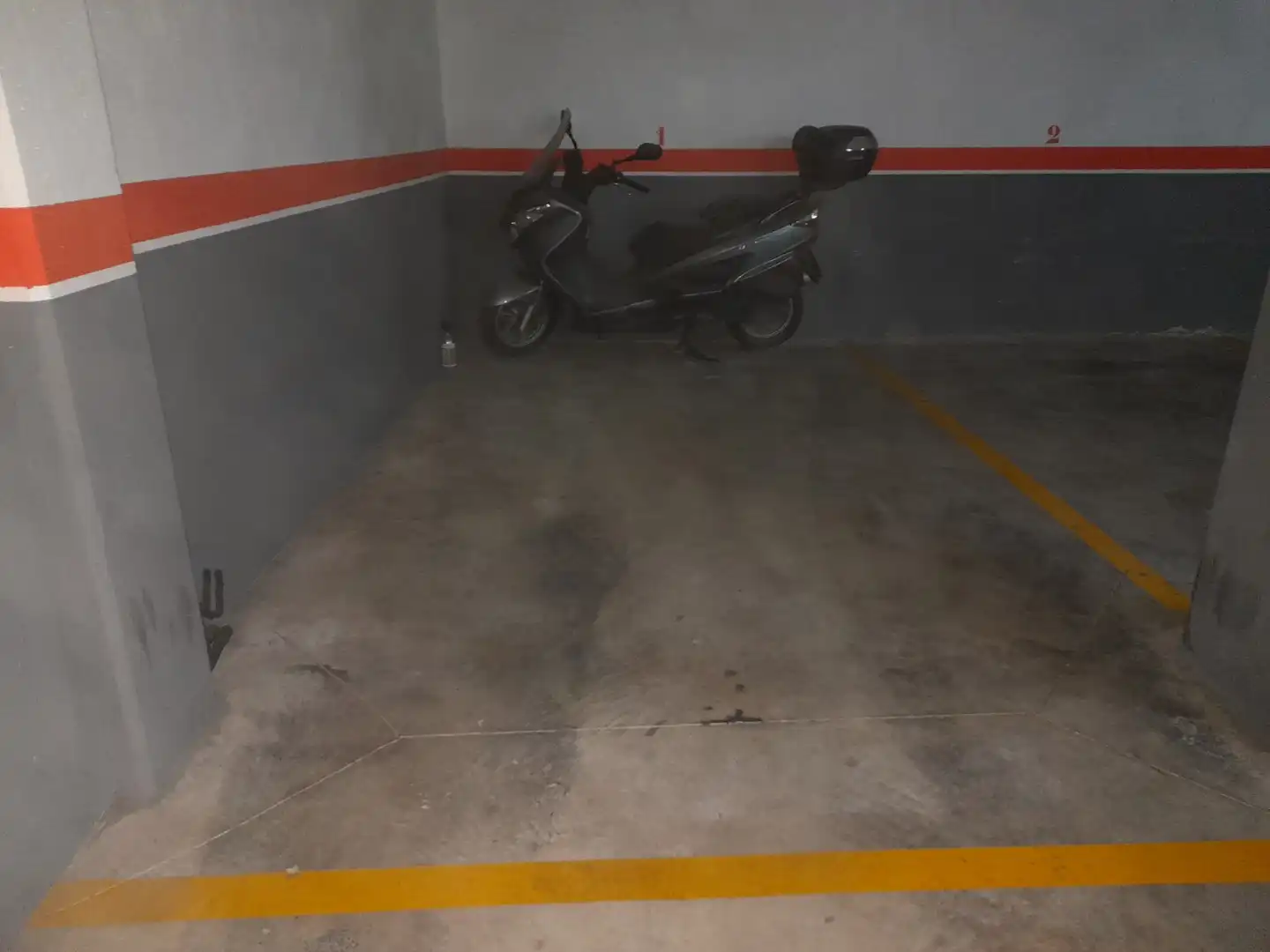 Einzelparkplatz zum Verkauf in Calle de Benviure, imagen 2