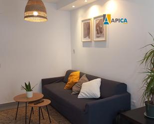 Sala d'estar de Casa adosada en venda en Algeciras amb Aire condicionat, Jardí privat i Terrassa