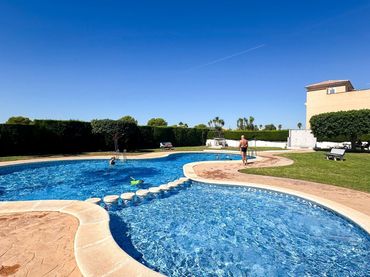 Maison mitoyenne avec piscine à vendre à Orihuela Costa
