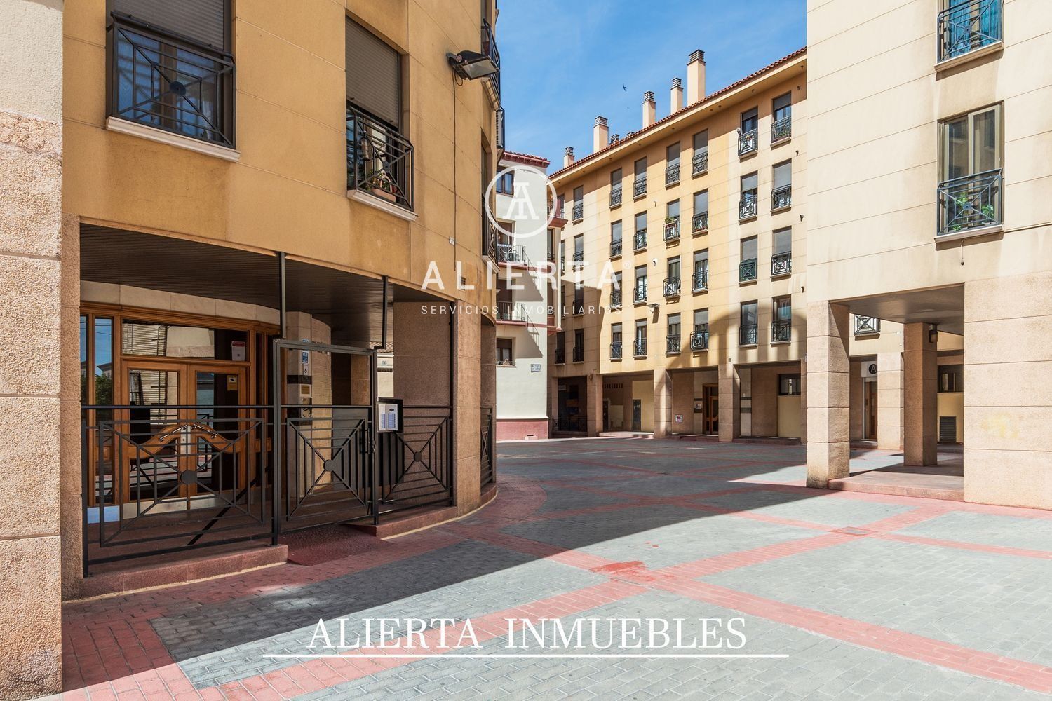 Exterior view of Flat for sale in  Zaragoza Capital  with Heating and Storage room