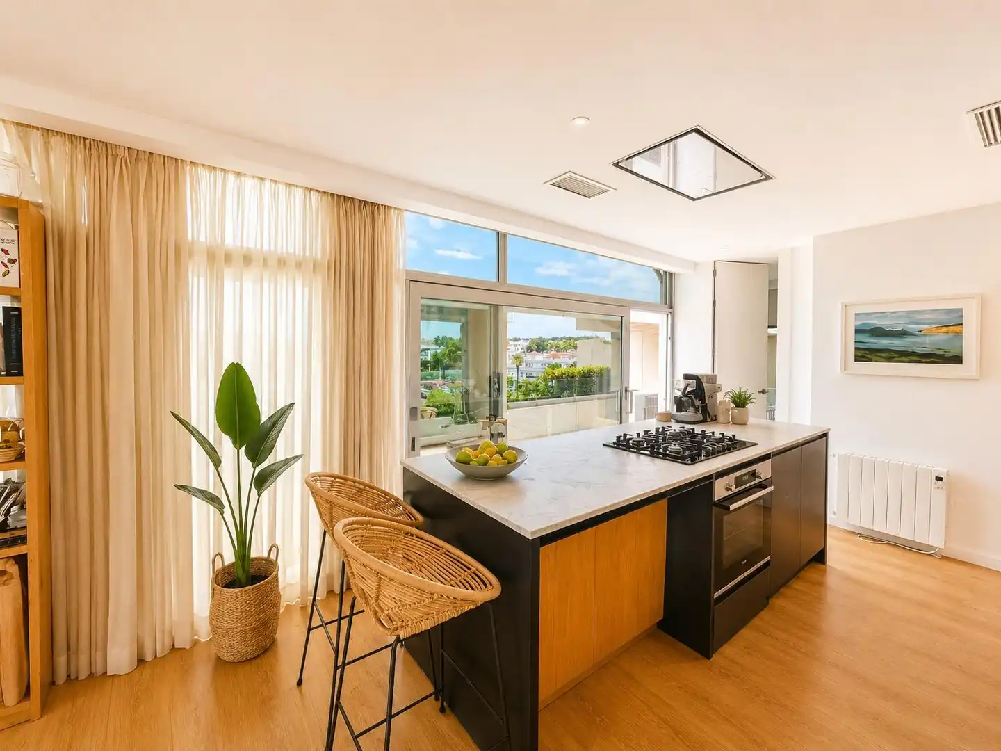 Cocina de Ático en venta en Tomares con Aire acondicionado, Calefacción y Jardín privado