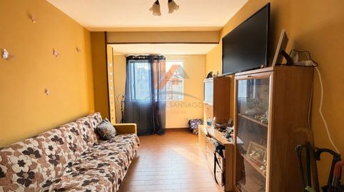 Foto 5 de Piso en venta en Avenida Rosalia Castro, O Milladoiro, Ames