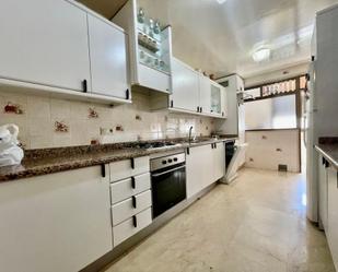 Cuina de Pis en venda en  Sevilla Capital amb Aire condicionat, Calefacció i Jardí privat