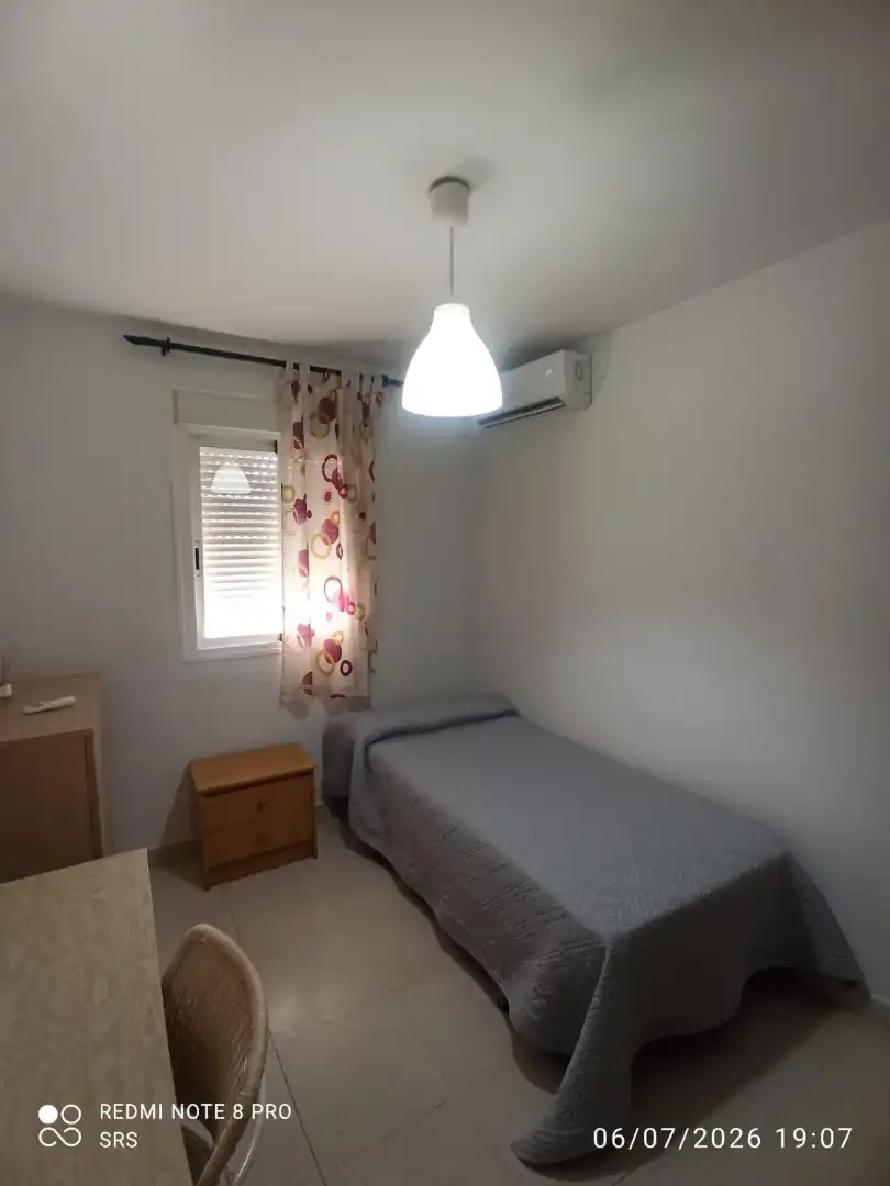 Habitación de Piso de alquiler en Málaga con Aire acondicionado, Terraza y Amueblado