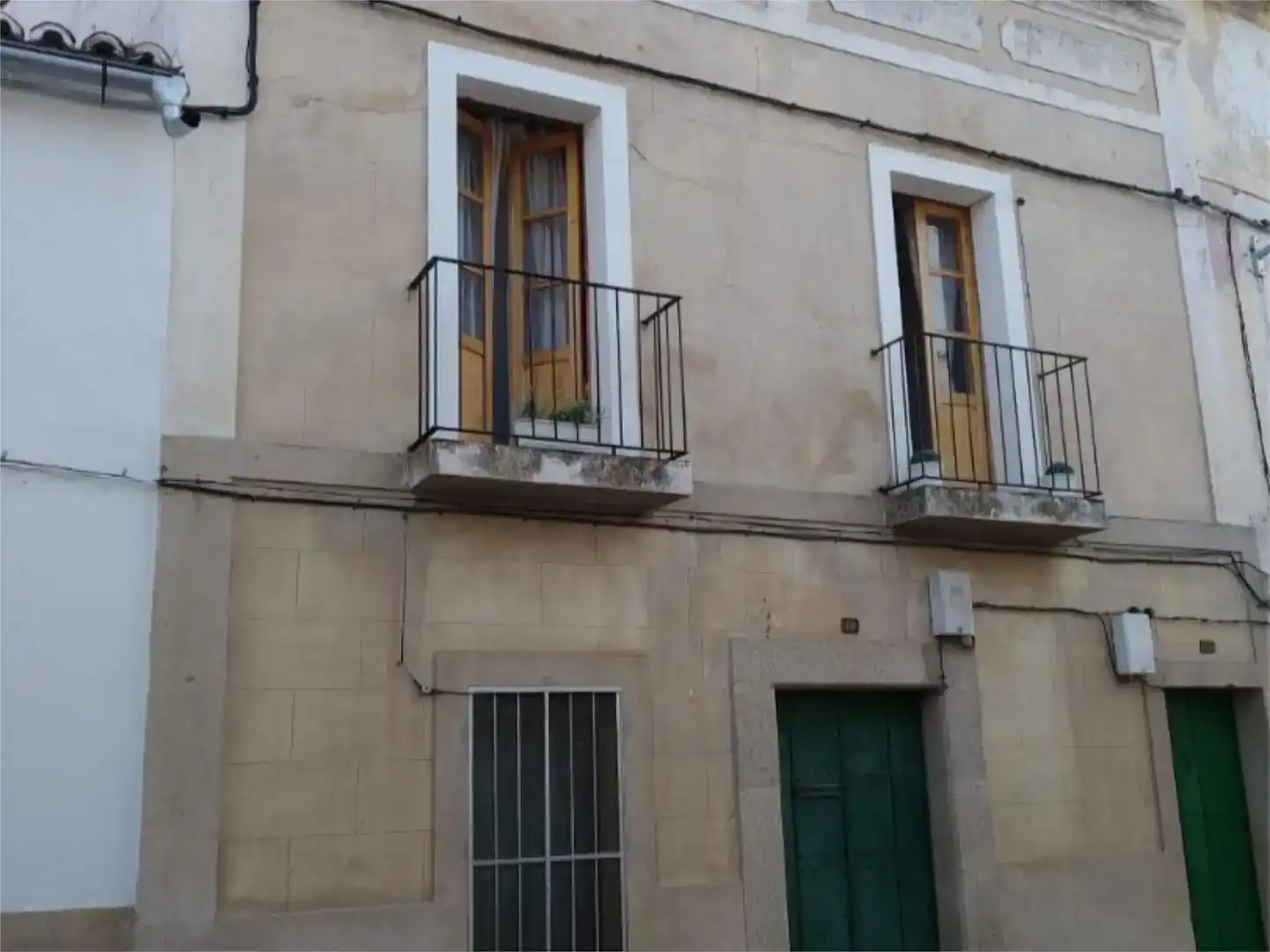 Vista exterior de Pis en venda en Malpartida de Cáceres amb Balcó